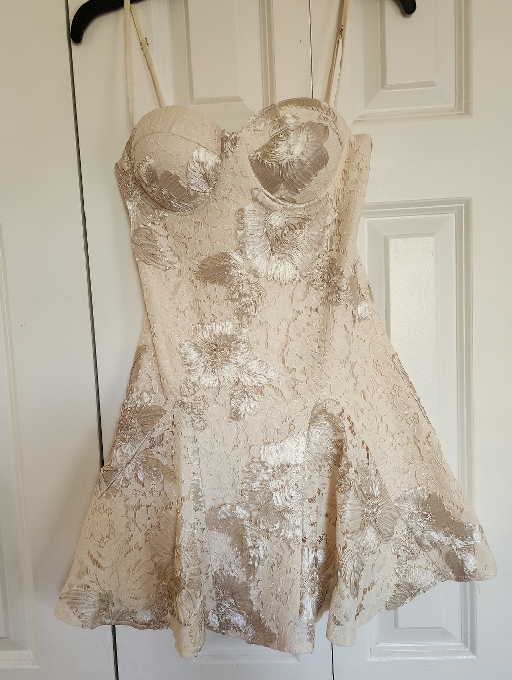 Size XS  ELLE ZEITOUNE  Strapless Champagne Floral Lace  Dress Reta 300$